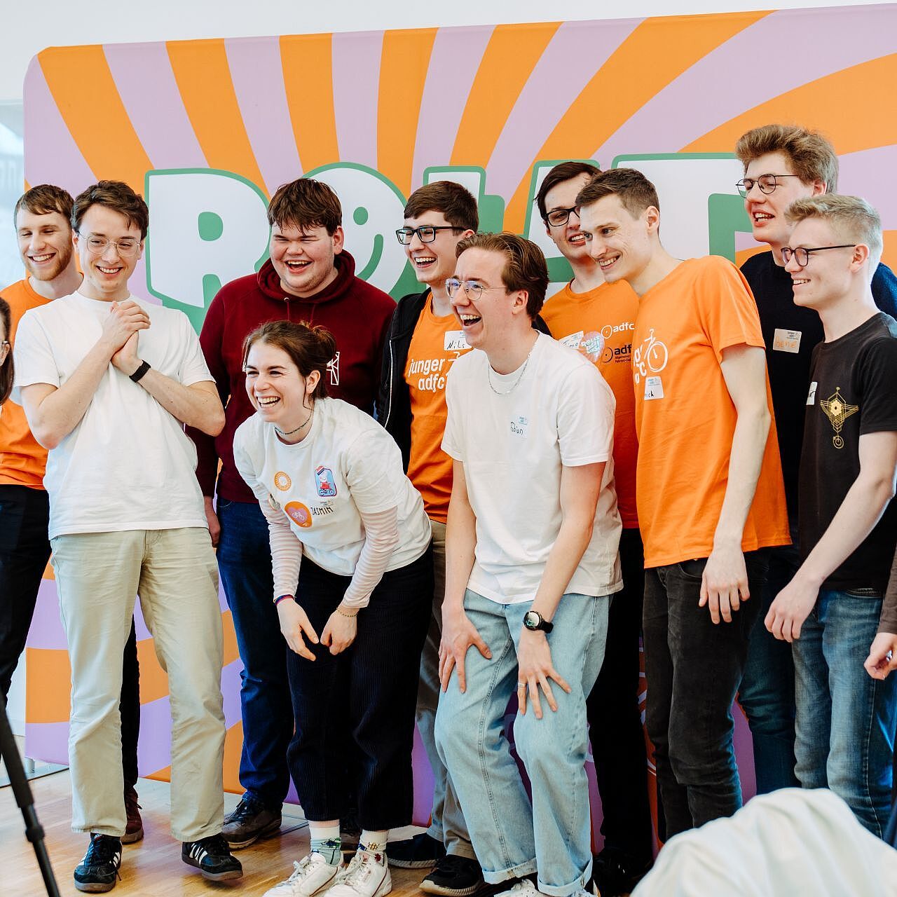 Junge Aktive machen ein Foto an der Fotobox auf der Landesjugendversammlung 2026.