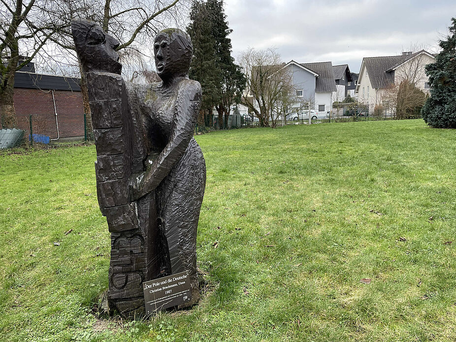 Station 5: Denkmal für einen ermordeten Zwangsarbeiter in Lünern
