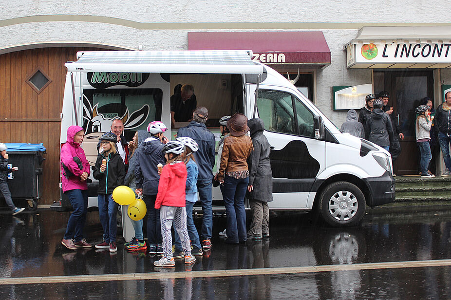 Kostenloses Eis gab es für alle Teilnehmer an der Eröffnungstour.
