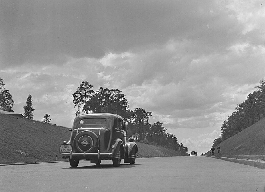 Karl Theodor Gremmler: Verkehr auf der Reichsautobahn, 1938/1941