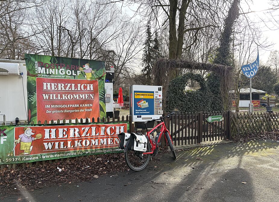 Minigolf mit Biergarten Biergarten mit Minigolfplatz in Kamen