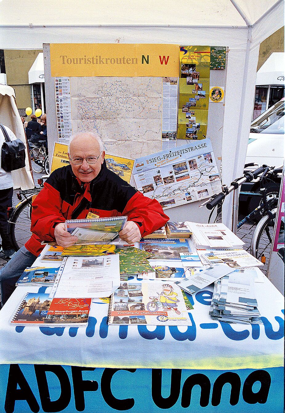 Willi Wienands auf dem Drahteselmarkt 2001
