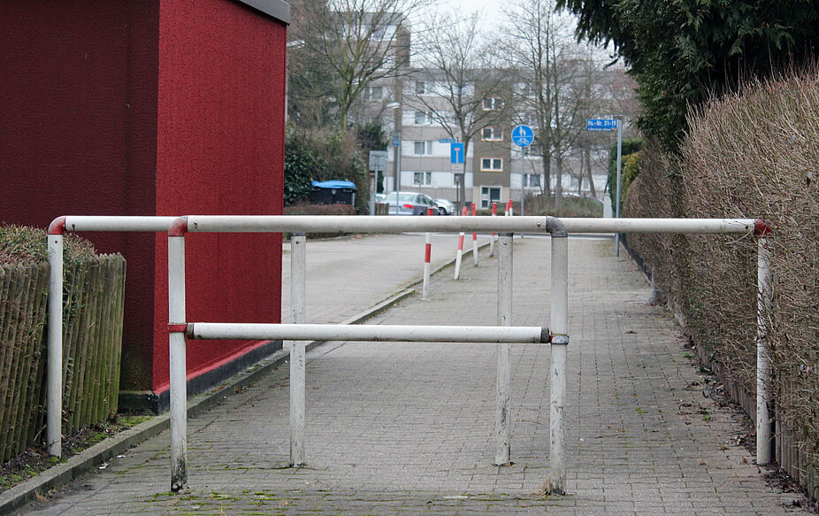 Sperre auf dem Stichweg Dresdener Straße Berliner Allee